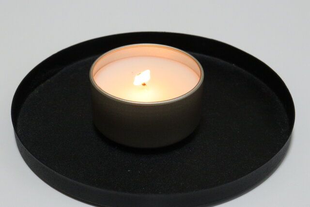 キャンドル（ホワイトティー＆ハーブ） 点灯