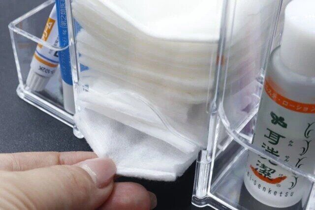 ダイソー 透明収納ケース（フタ付、C）