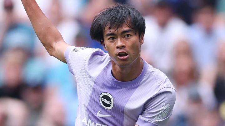 ブライトン三笘薫、スーパープレーが惜しくもバーに嫌われる「一流！今季ベストゴール候補になりかけた」とキャラガーが称賛