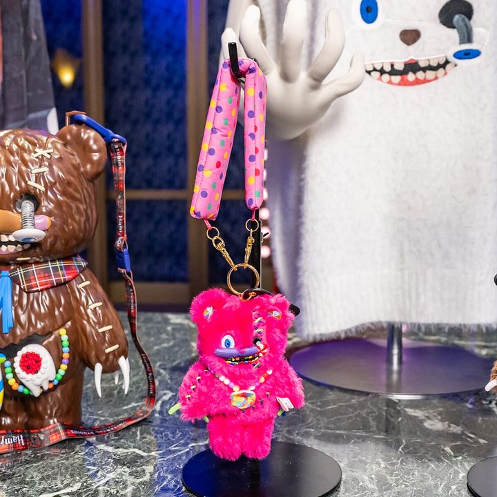 ストラップ付きマスコットキーチェーン（ハミクマキャンディ）2