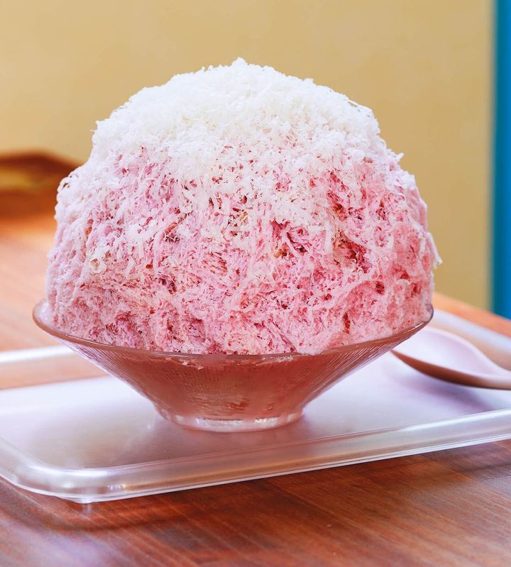 飯田橋『イタリアンかき氷 リコッタ』の「さくらピスタチオ」