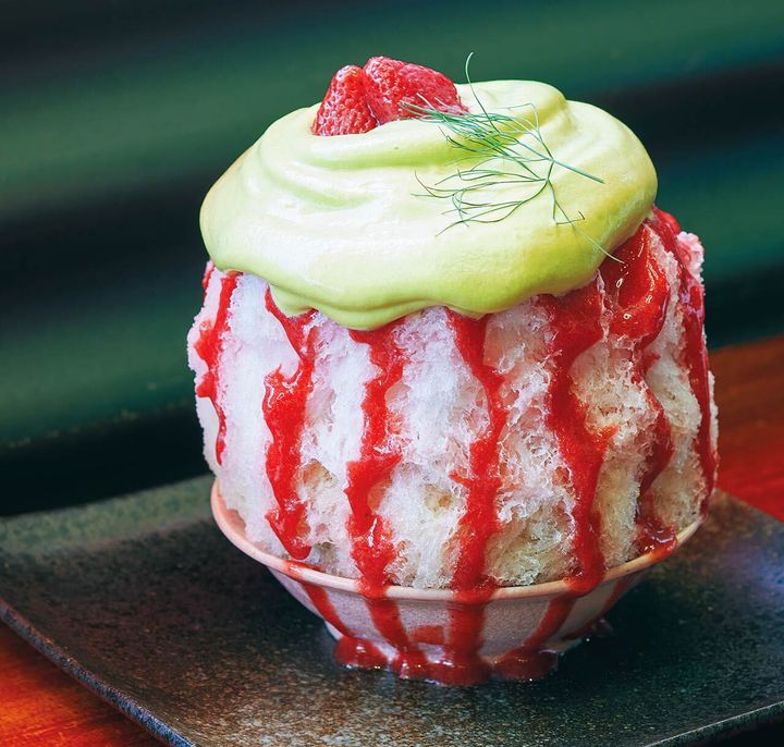 銀座一丁目『Parlor Vinefru 銀座』の「苺とピスタチオエスプーマのかき氷」