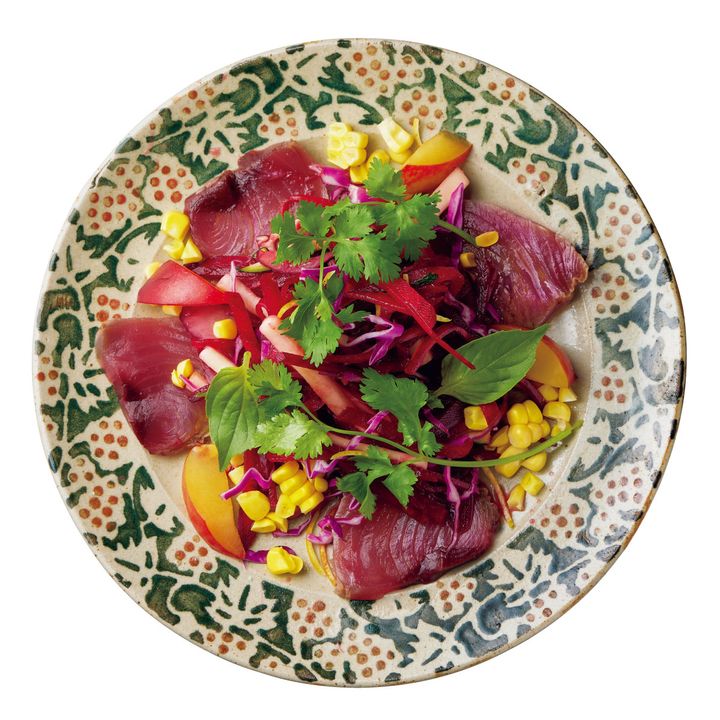 鰹のタタキとビーツのソムタム