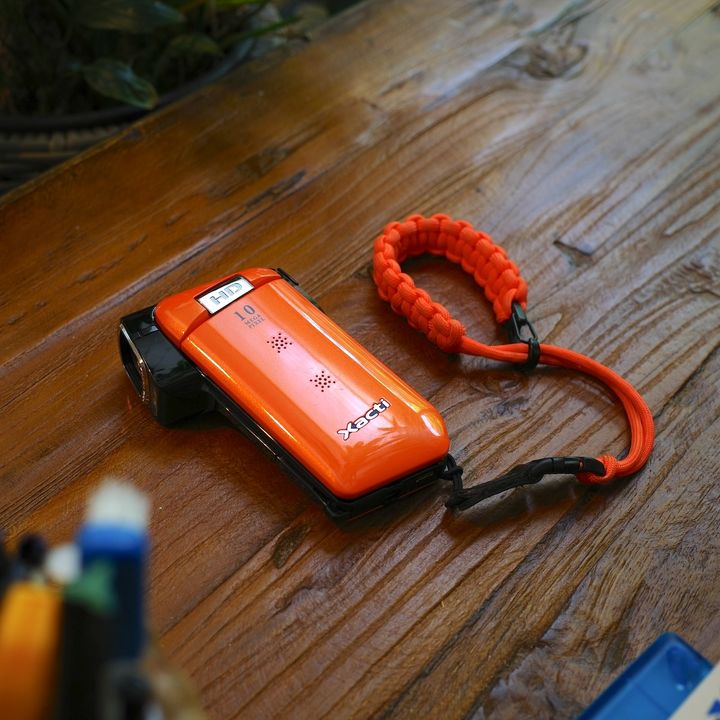 〈SANYO〉のビデオカメラ