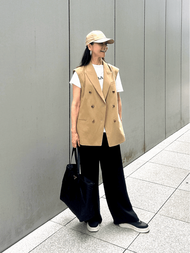 Jire：deuxiemeclasse、 T shirt & cap：madisonblue、 Bag：prada