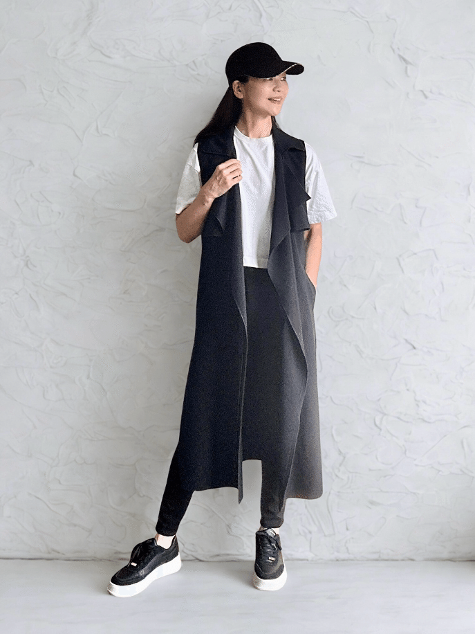 キャップ&ロングジレに合わせて