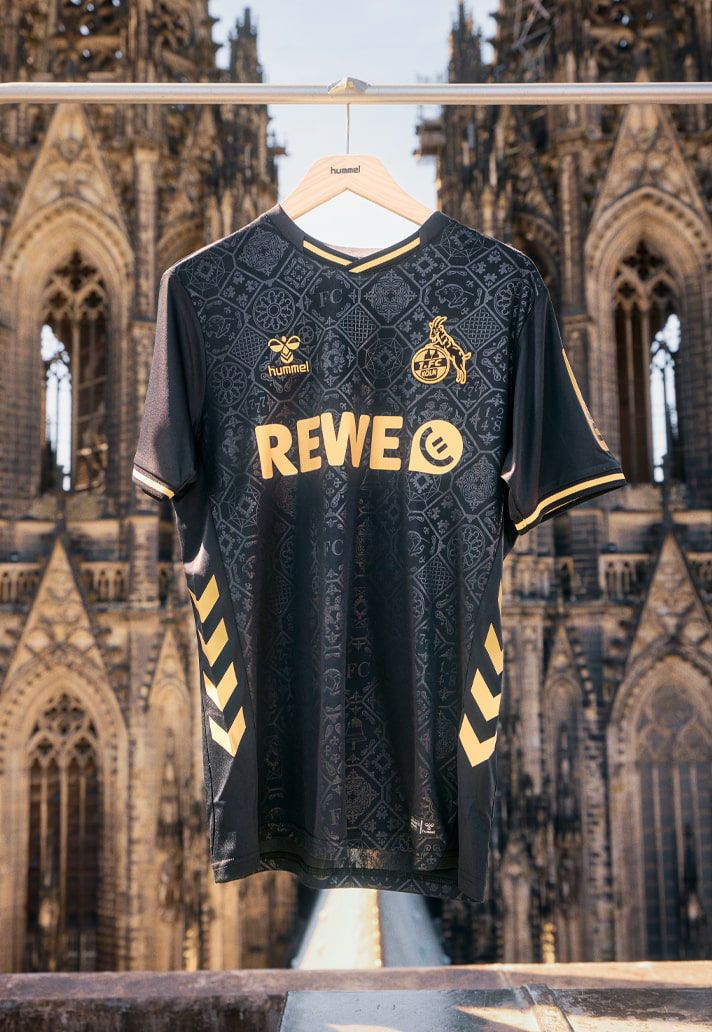 ブンデス昇格の古豪、美しき「大聖堂デザイン」の新ユニフォームを発表！“777周年”の歴史を祝う