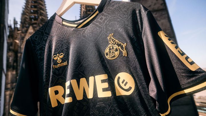 ブンデス昇格の古豪、美しき「大聖堂デザイン」の新ユニフォームを発表！“777周年”の歴史を祝う