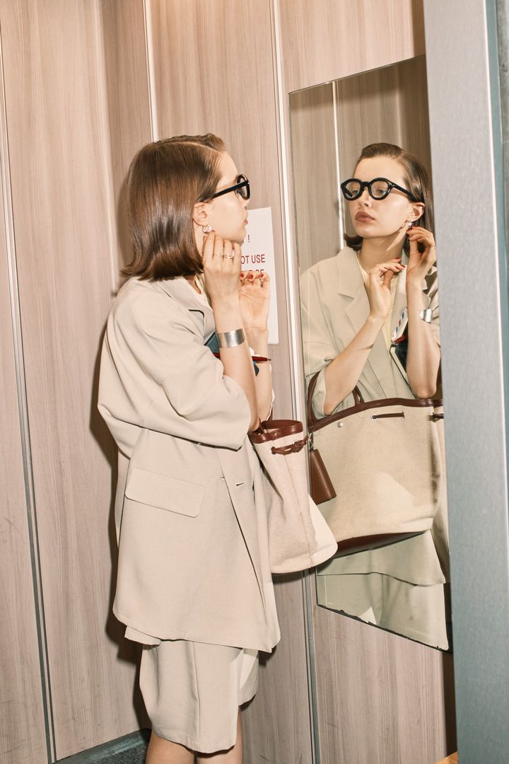 つけるだけで「デキる」女性風になれる！小物使いがうますぎるコーデ【本日のFUDGE GIRL-8月26日】