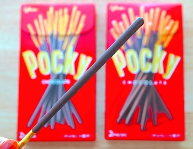 【新旧食べ比べ】ポッキーが10年ぶりにリニューアル！どこが変わった？おいしさを深掘りしてみた 新ポッキー