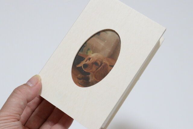 木製ブック型収納ボックス（フォトフレーム付、チェキサイズ） 写真