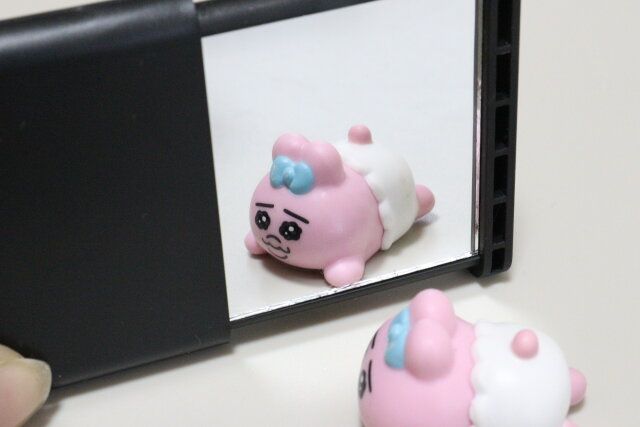 ダイソーの映りが良いスマホスタンド付ミラー