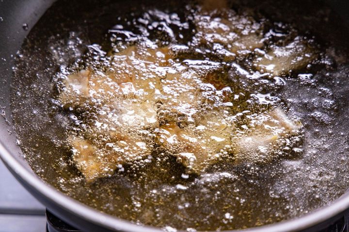 カマスを揚げる