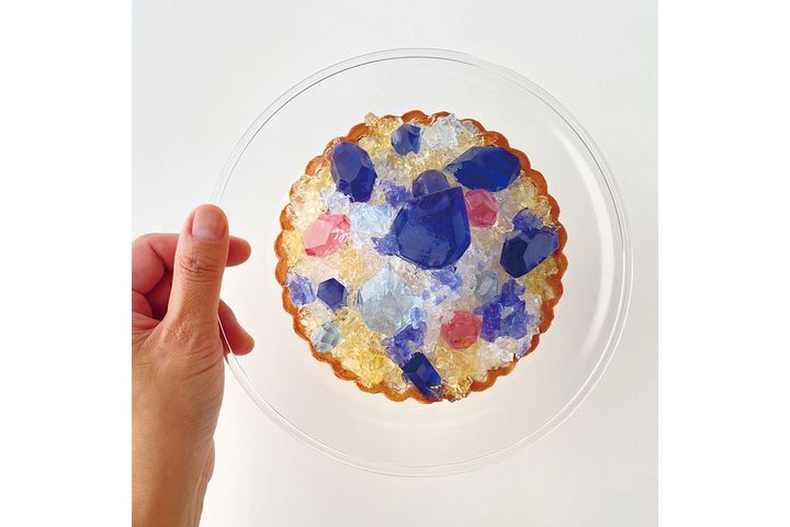 神秘的なブルーが美しい誕生石タルト