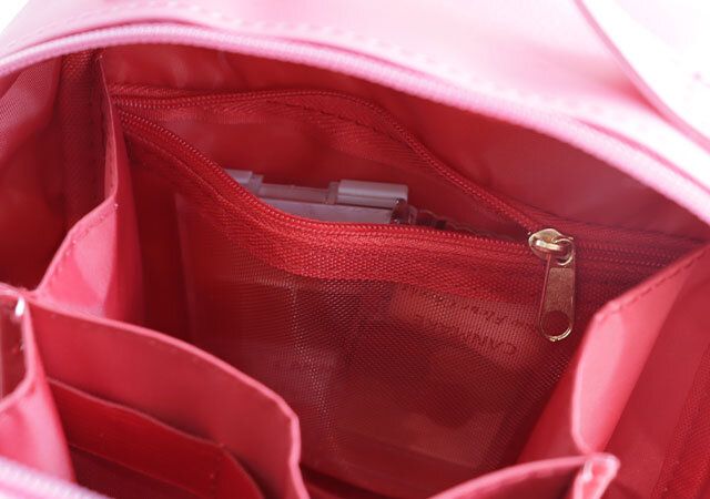 宝島社ベティーズブルーコスメポーチ内ポケット