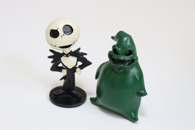 ダイソーの注目のミニチュア置物（ウギー・ブギー）とミニチュア置物（ジャック・スケリントン）
