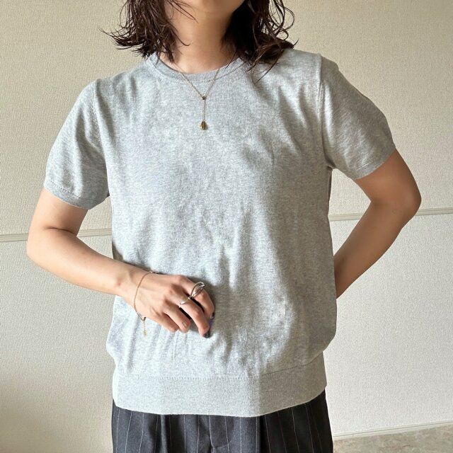 ユニクロ UVカットクルーネックセーター半袖 GRAY Lサイズ着用