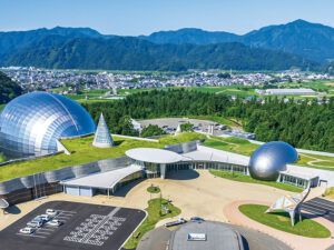 福井〈福井県立恐竜博物館〉外観