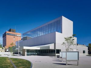 青森〈八戸市美術館〉外観