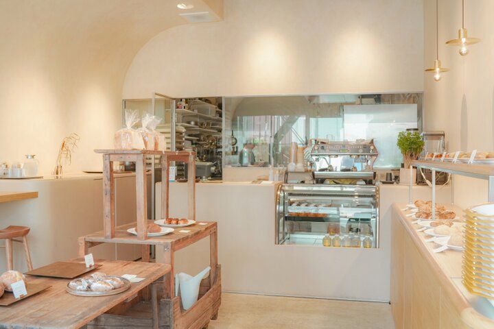 弁天町のフェリーターミナル跡地にオープンしたベーカリーカフェ「パンのフネ BALKEN」で朝食を