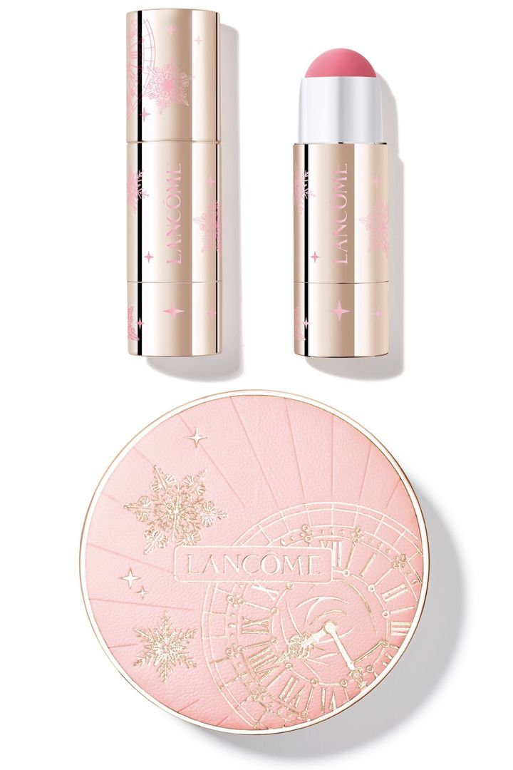 〈上〉トラベル ブラッシュ スティック ￥5,500（10月24日より公式オンラインショップ限定発売） 〈下〉イドル スキン セラム ファインカバー クッション ケース （限定パッケージ） ￥2,200（10月24日より公式オンラインショップ先行、10月29日（水）よりうめだ阪急本店、11月1日より全国限定発売）