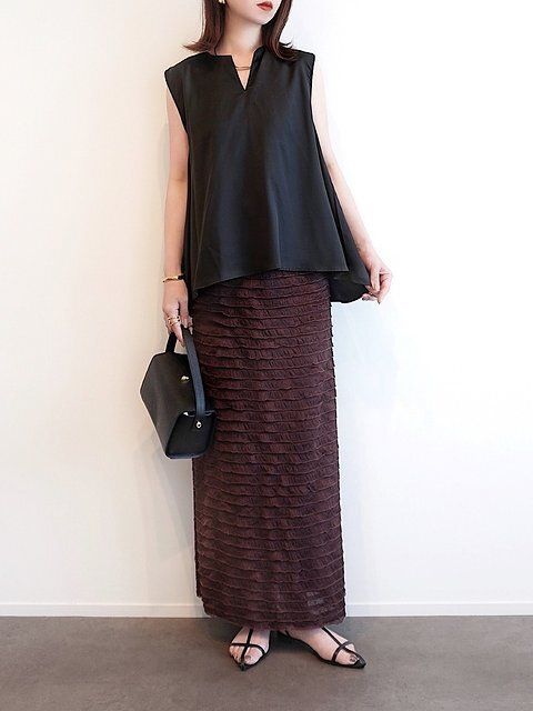 黒ブラウスコーデ3