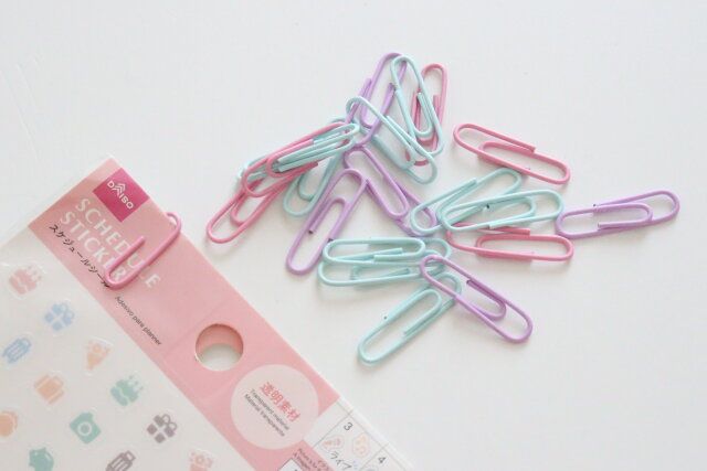 クリップセット（ドーナツ型ケース入、パステルカラー） ゼムクリップ