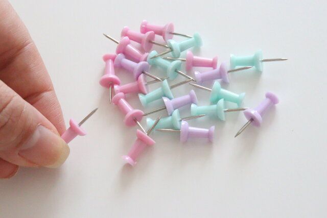 クリップセット（ドーナツ型ケース入、パステルカラー） プッシュピン