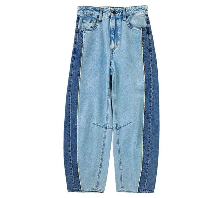 濃淡のある配色デザインが感度高め。程よいカーヴィシルエットで細見えにも貢献。デニムパンツ¥2,990（ジーユー）