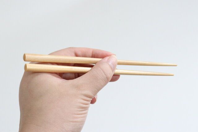 ダイソーの使い心地が良い木箸＆スプーンセット（ケース付き）の箸