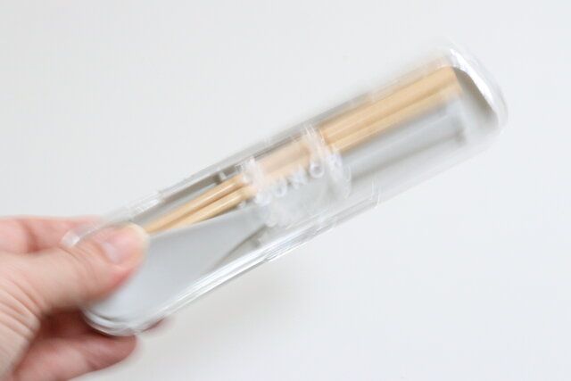 ダイソーの振っても音がしない木箸＆スプーンセット（ケース付き）