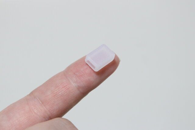 セリアの人差し指サイズの安全ピンキャップ