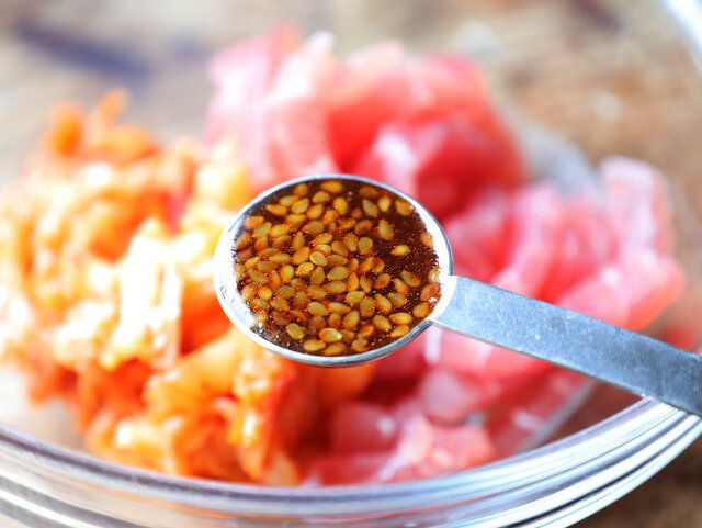 焼き肉のたれを入れる。