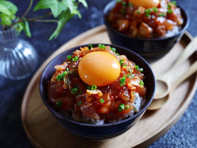 まぐろとキムチのユッケ丼