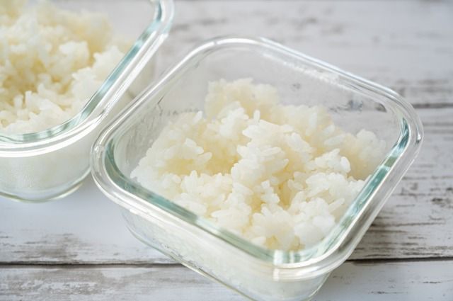 ガラス容器に入ったご飯 白米