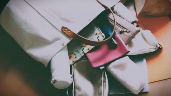 人のスーツを汚してしまい...（画像はイメージ）