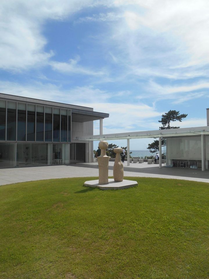 神奈川県立近代美術館