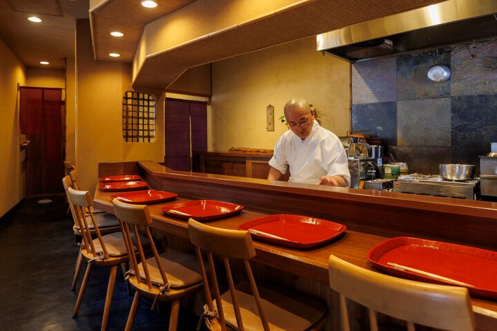 京都・路地奥の「祇園もりわき」で、季節を散りばめた憧れの京料理を