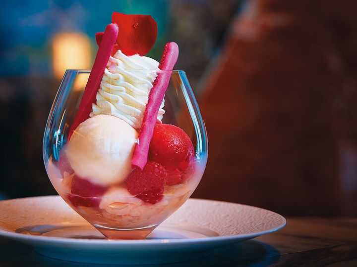 表参道『ピエール エルメ パリ Heaven』の「クープ グラッセ イスパハン」