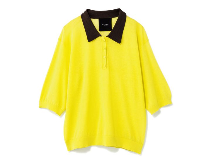 夏でもきちんとした印象に仕上がる半袖ニットポロ