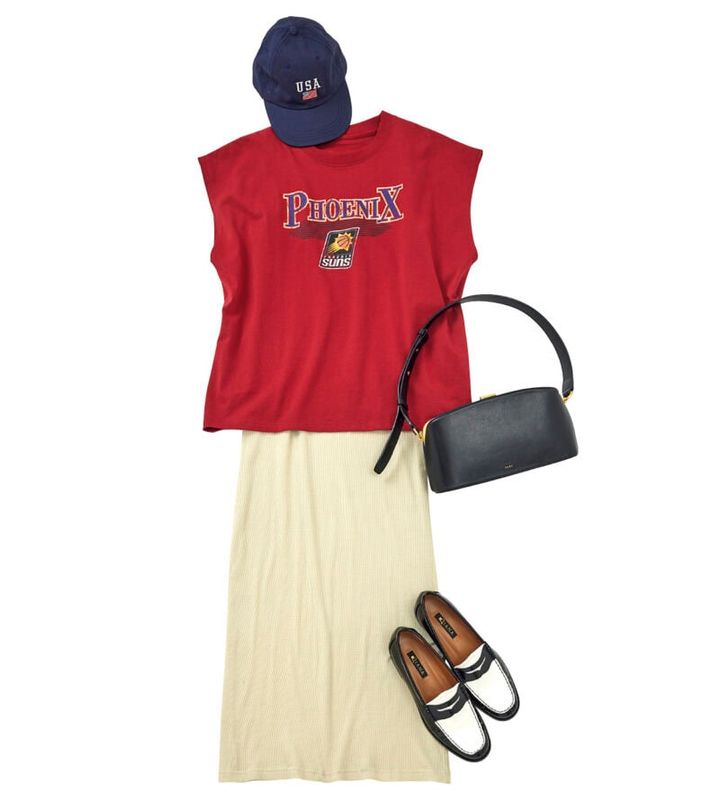 ワンピース¥11,000（アングリッド） キャップ￥7,700（アングリッド） バッグ¥69,300（ニューイ／ショールーム ロイト） ローファー￥29,700（ダイアナ／ダイアナ 銀座本店）