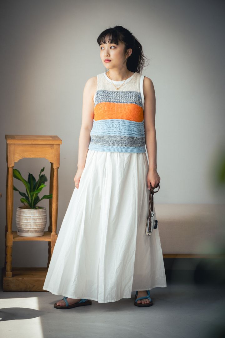 見てみて！こうすると低身長でも白のフレアスカートをすっきり見せられる【FUDGE FRIEND おしゃれさんの毎日コーディネート vol.577｜大島花菜】