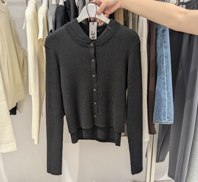 黒の2ピースリブニットポロシャツ(ノースリーブ)