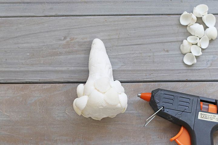 貝殻を貼る