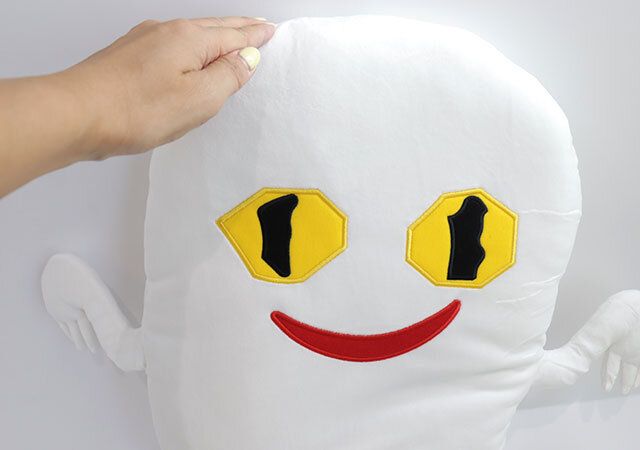 ねないこだれだおばけクッション黄色い目