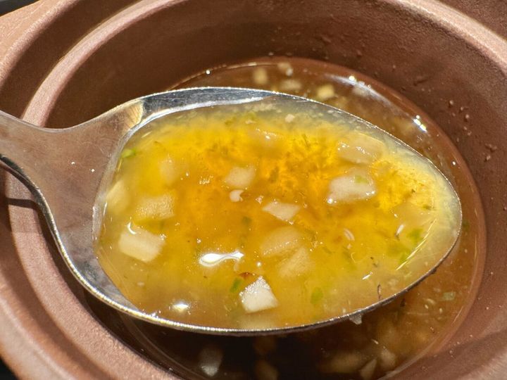 このメニューの肝となるのがヌクマムソース