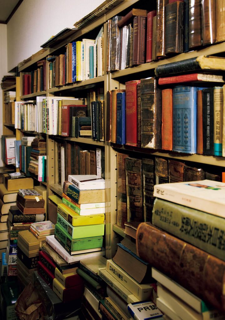校正者、辞書研究家・境田稔信 自宅 本棚