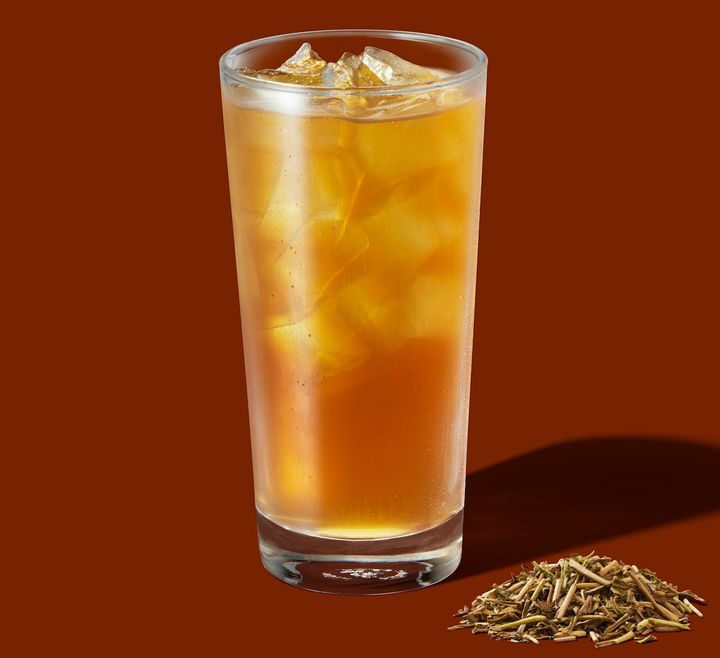 「加賀 棒 ほうじ茶」Tallサイズのみ 579円（持ち帰り）、590円（店内利用）