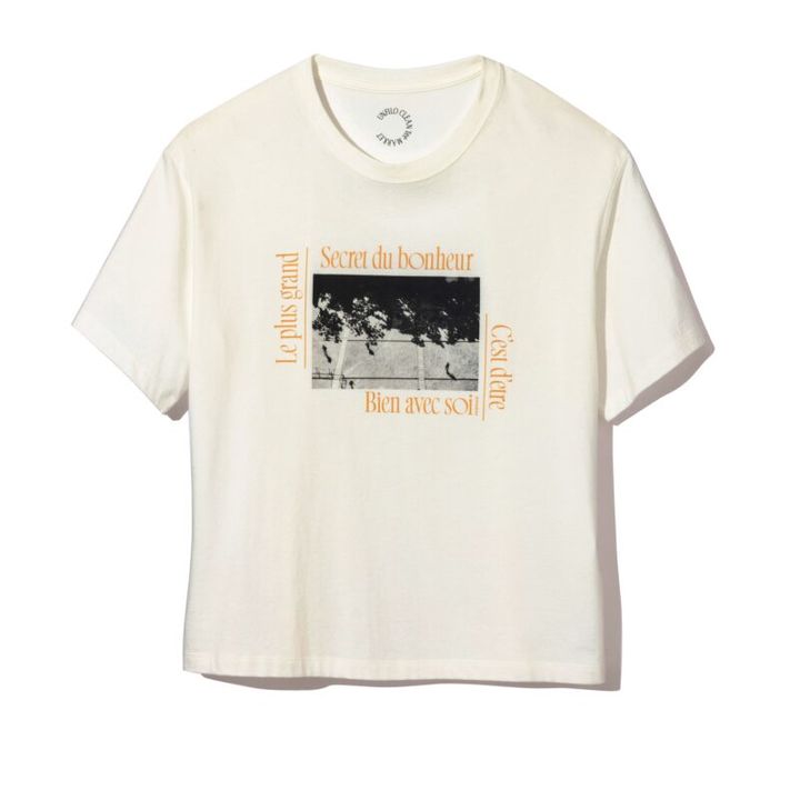 グレーの濃淡がおしゃれ。夏に嬉しい抗菌防臭素材。3990円（アンフィーロ）