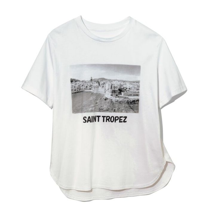 サントロペの風景がさわやか。優しいグレートーンでオトナも着こなしやすい。9900円（リエス）